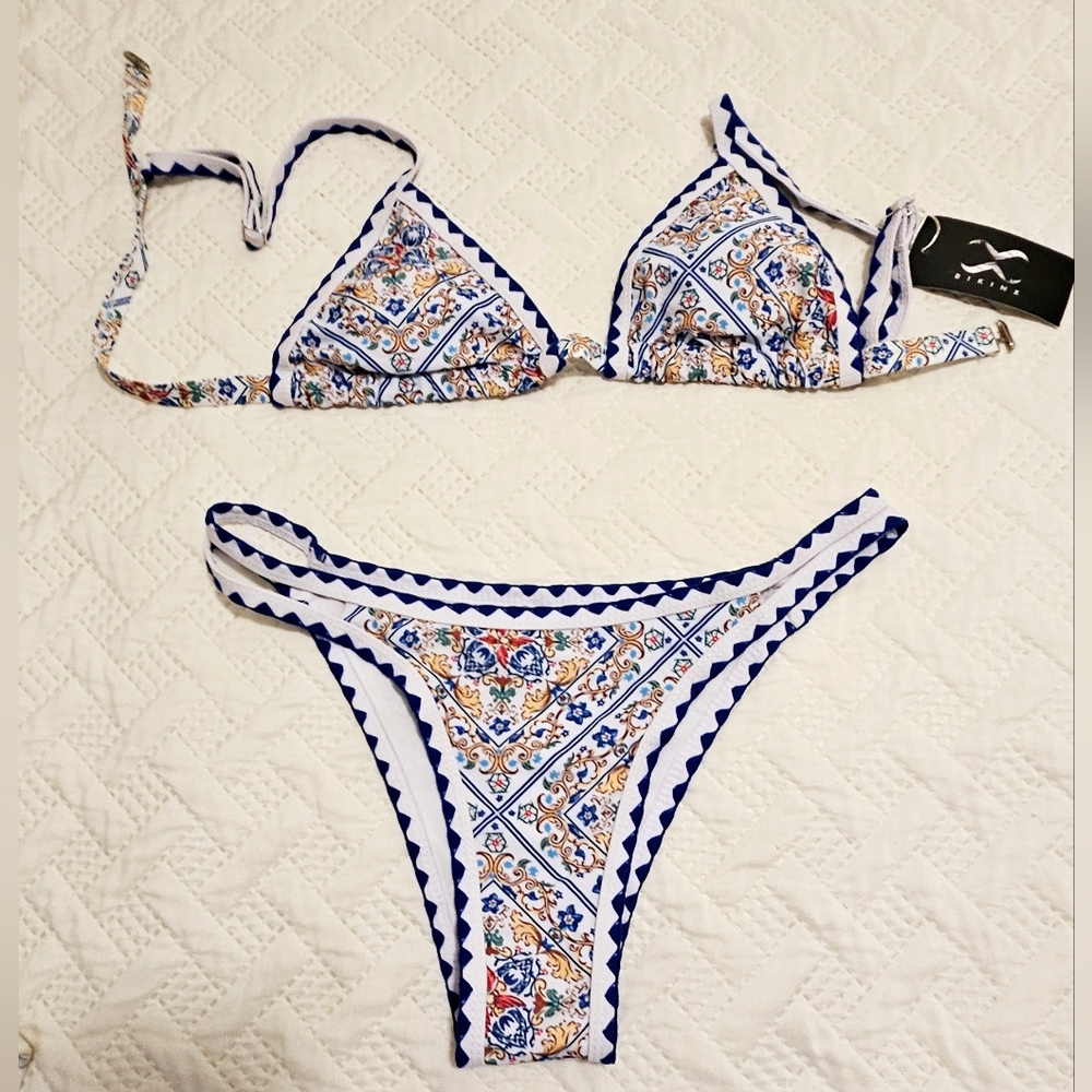 New with Tags BikinX 2pc Tankini Swimsuit White Floral Blue Size M